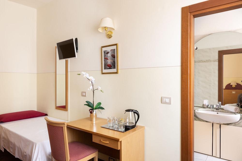 Aramis Deluxe Rooms Флоренция Экстерьер фото