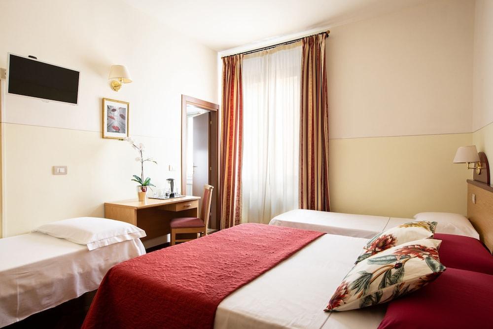 Aramis Deluxe Rooms Флоренция Экстерьер фото