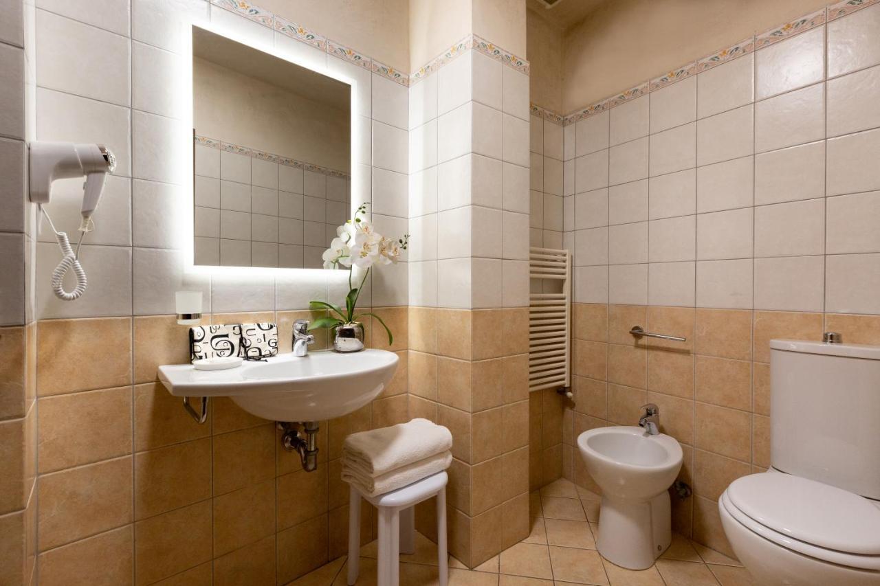 Aramis Deluxe Rooms Флоренция Экстерьер фото