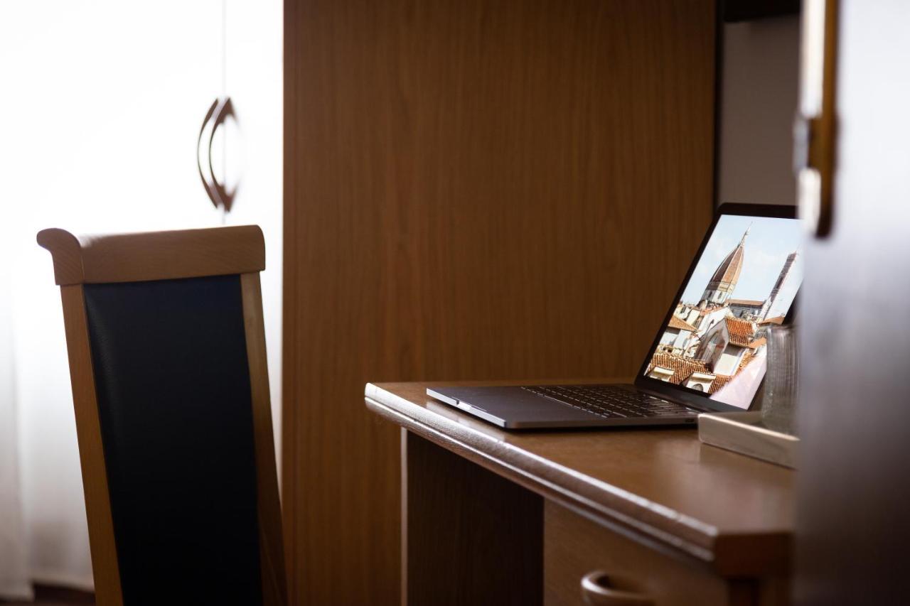 Aramis Deluxe Rooms Флоренция Экстерьер фото