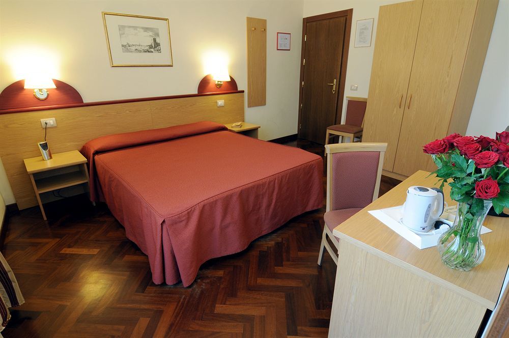 Aramis Deluxe Rooms Флоренция Экстерьер фото